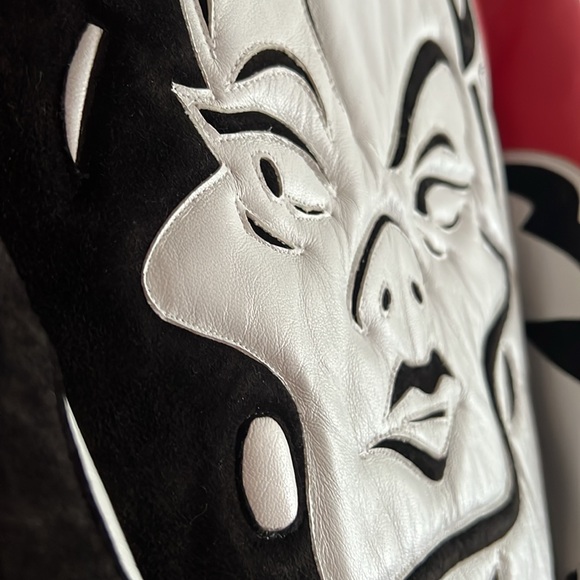 1996 Limited Edition Cruella de Vil Leather bomber jacket - Picture 13 of 17